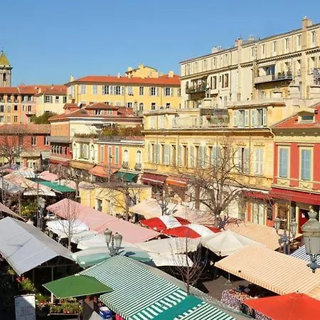 Great Place Carré D Or